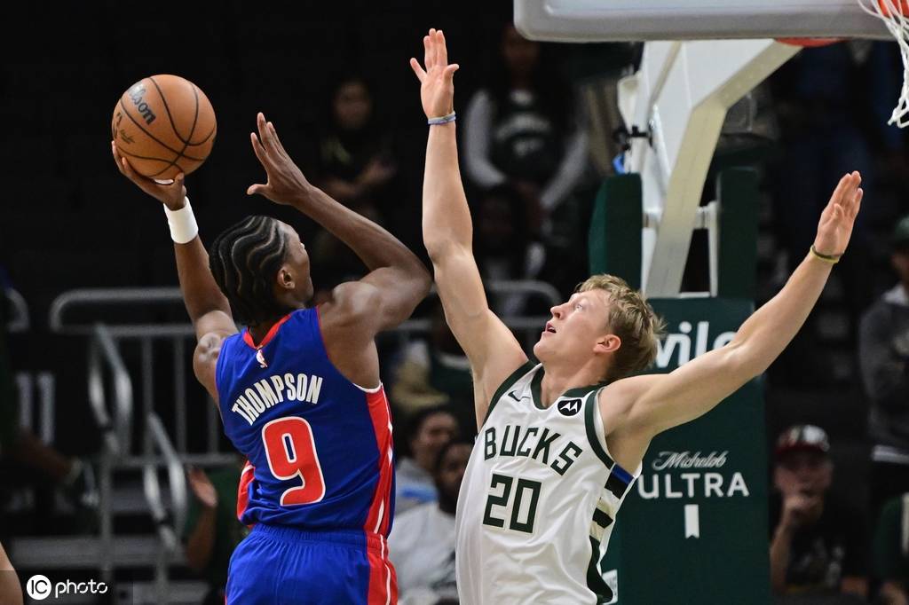 季前赛-格林22分坎宁安空砍26+6+6 雄鹿胜活塞 季前赛-格林22分坎宁安空砍26+6+6 雄鹿胜活塞