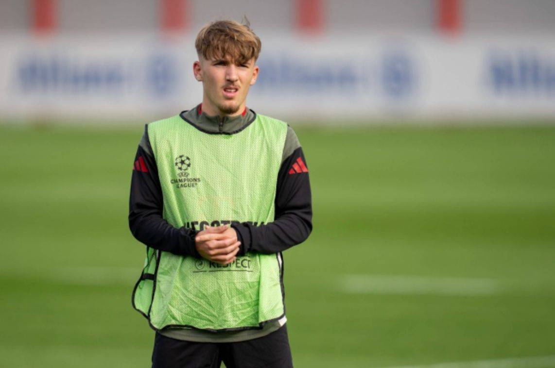 还在读高中!拜仁17岁男孩奇幻4天:2天上学+2天踢球 2场2球2破荒 还在读高中!拜仁17岁男孩奇幻4天:2天上学+2天踢球 2场2球2破荒