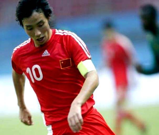 陈涛带队2连胜太亮眼:曾获意甲青睐,绝不让儿子再踢足球! 陈涛带队2连胜太亮眼:曾获意甲青睐,绝不让儿子再踢足球!